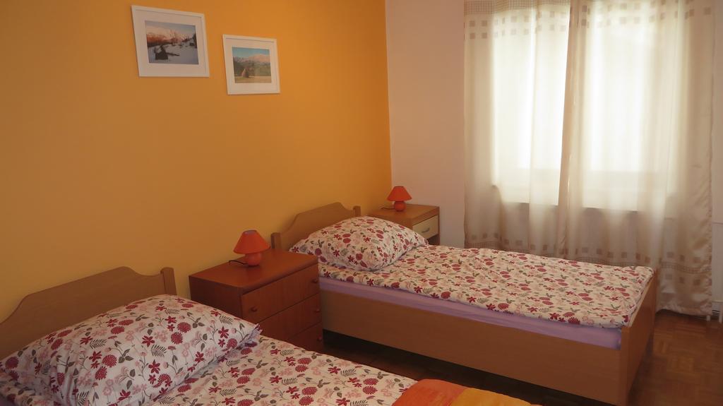 Hisa Lescer Apartment Kobarid Bagian luar foto